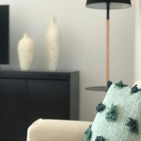 Lets Holidays 3 In شقة توسا ذي مار