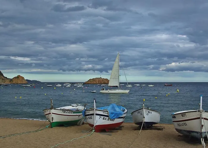 Apartment Lets Holidays Beach Apartment 3 In Tossa De Mar Tossa de Mar